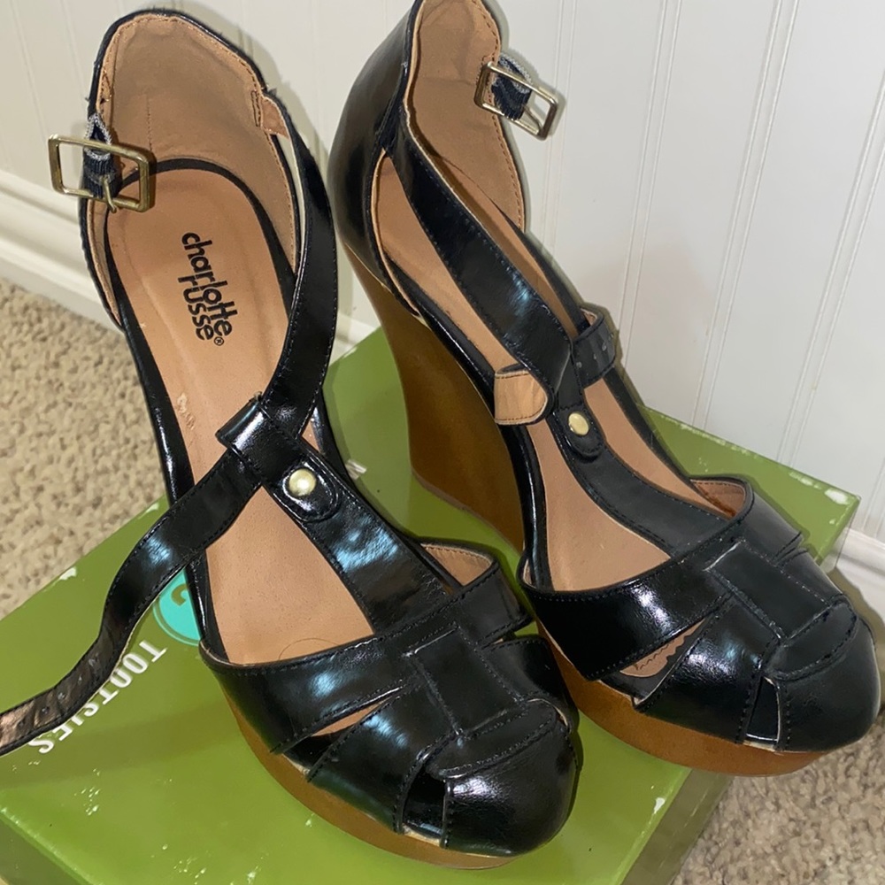 Charlotte Russe Black and Brown Wedges